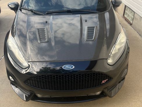 Used 2017 Ford Fiesta ST image 2