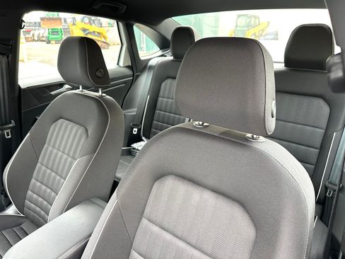 Used 2023 Volkswagen Jetta Sport image 5