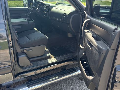 Used 2010 Chevrolet Silverado 1500 LT image 11