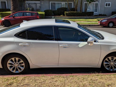 Used 2015 Lexus ES 300h 300h Sedan 4D image 6