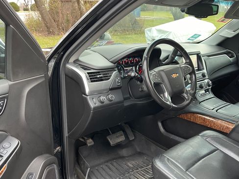 Used 2015 Chevrolet Suburban LTZ image 9