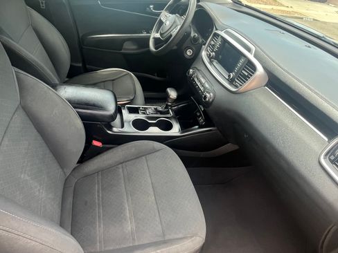 Used 2019 Kia Sorento L FWD image 8