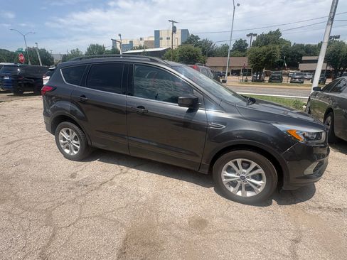 Used 2019 Ford Escape SEL FWD image 4
