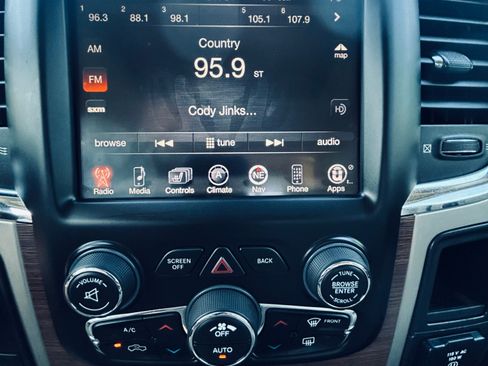 Used 2015 RAM 2500 Laramie w/ Snow Chief Group image 21