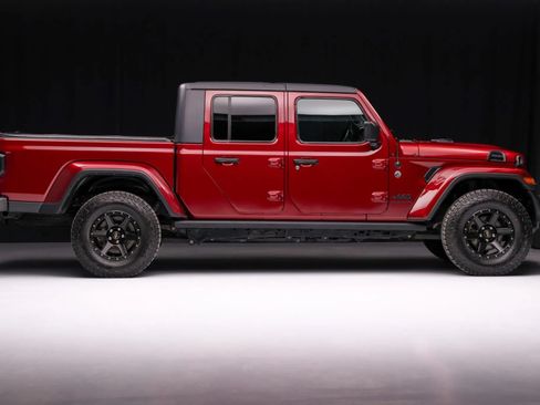 Used 2021 Jeep Gladiator Sport image 4