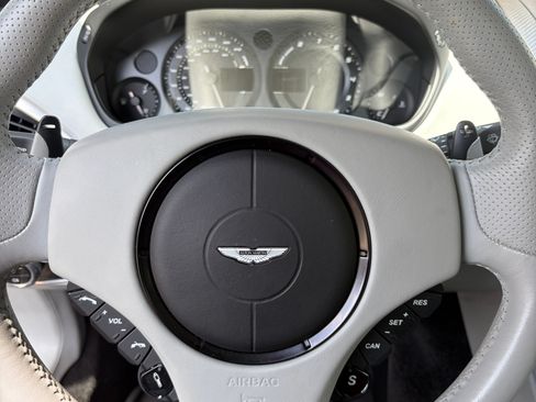 Used 2016 Aston Martin Vanquish Coupe RWD image 23