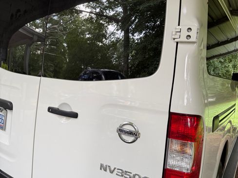 Used 2021 Nissan NV 3500 S RWD image 9