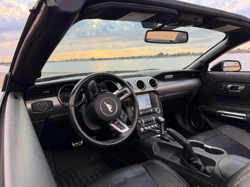 Used 2018 Ford Mustang Premium RWD image 10