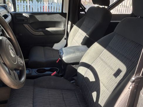 Used 2012 Jeep Wrangler Sport image 9