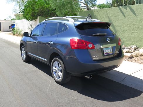 Used 2013 Nissan Rogue SV AWD/4WD image 4