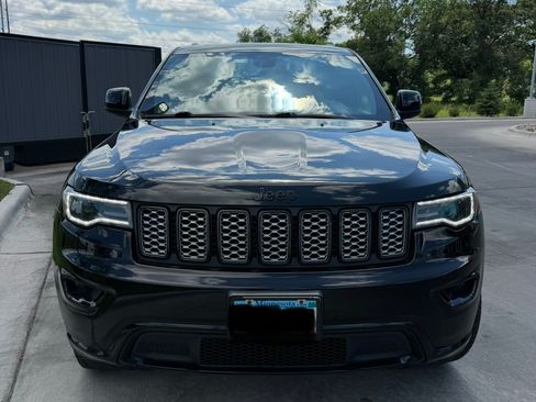 Used 2021 Jeep Grand Cherokee Laredo X AWD/4WD image 1