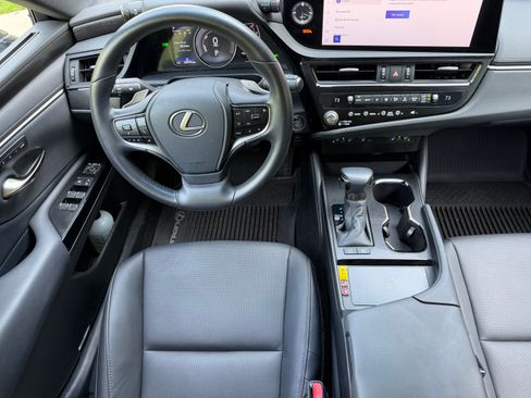 Used 2025 Lexus ES 300h F Sport w/ Accessory Package (Z2) FWD image 11