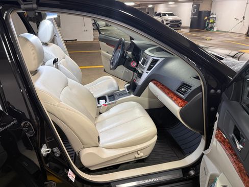 Used 2012 Subaru Outback 2.5i Limited w/ Moonroof Pkg image 9