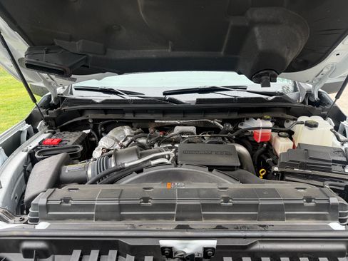 Used 2025 GMC Sierra 2500 AT4 AWD/4WD image 13