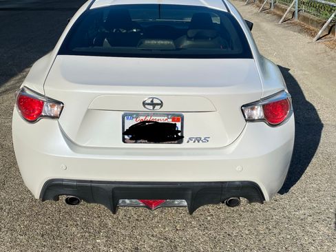Used 2013 Scion FR-S RWD image 10