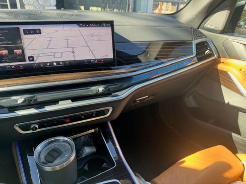 Used 2025 BMW X5 xDrive40i w/ Premium Package image 22