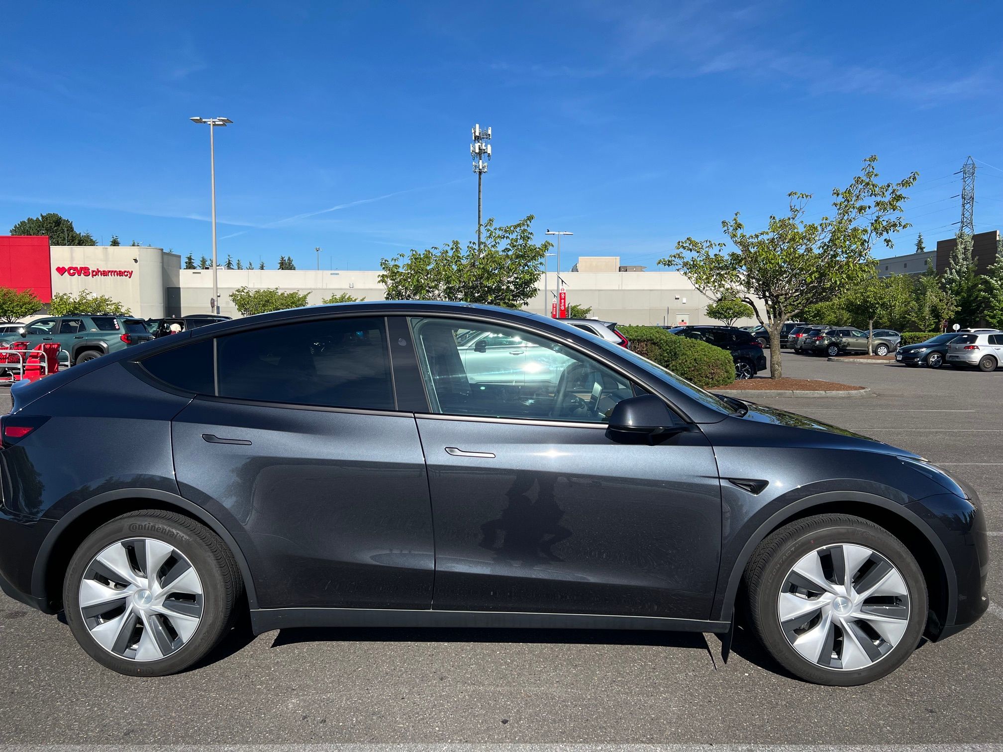 Used 2024 Tesla Model Y 2WD image 5