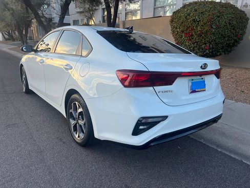 Used 2021 Kia Forte LXS image 9