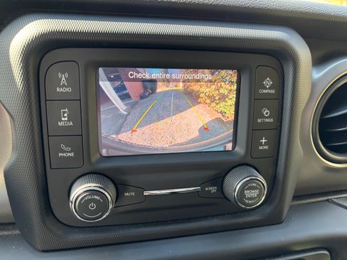 Used 2021 Jeep Wrangler Sport image 22