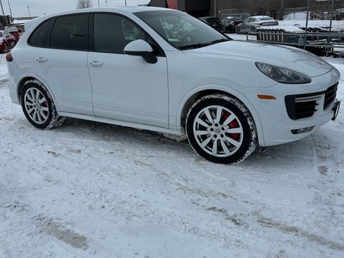 Used 2017 Porsche Cayenne GTS image 2