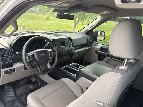 Used 2017 Ford F150 XL w/ Equipment Group 101A Mid AWD/4WD image 4