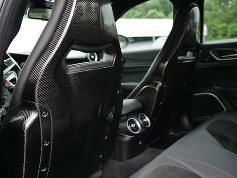 Used 2018 Alfa Romeo Giulia Quadrifoglio w/ Driver Assist Dynamic Package image 5