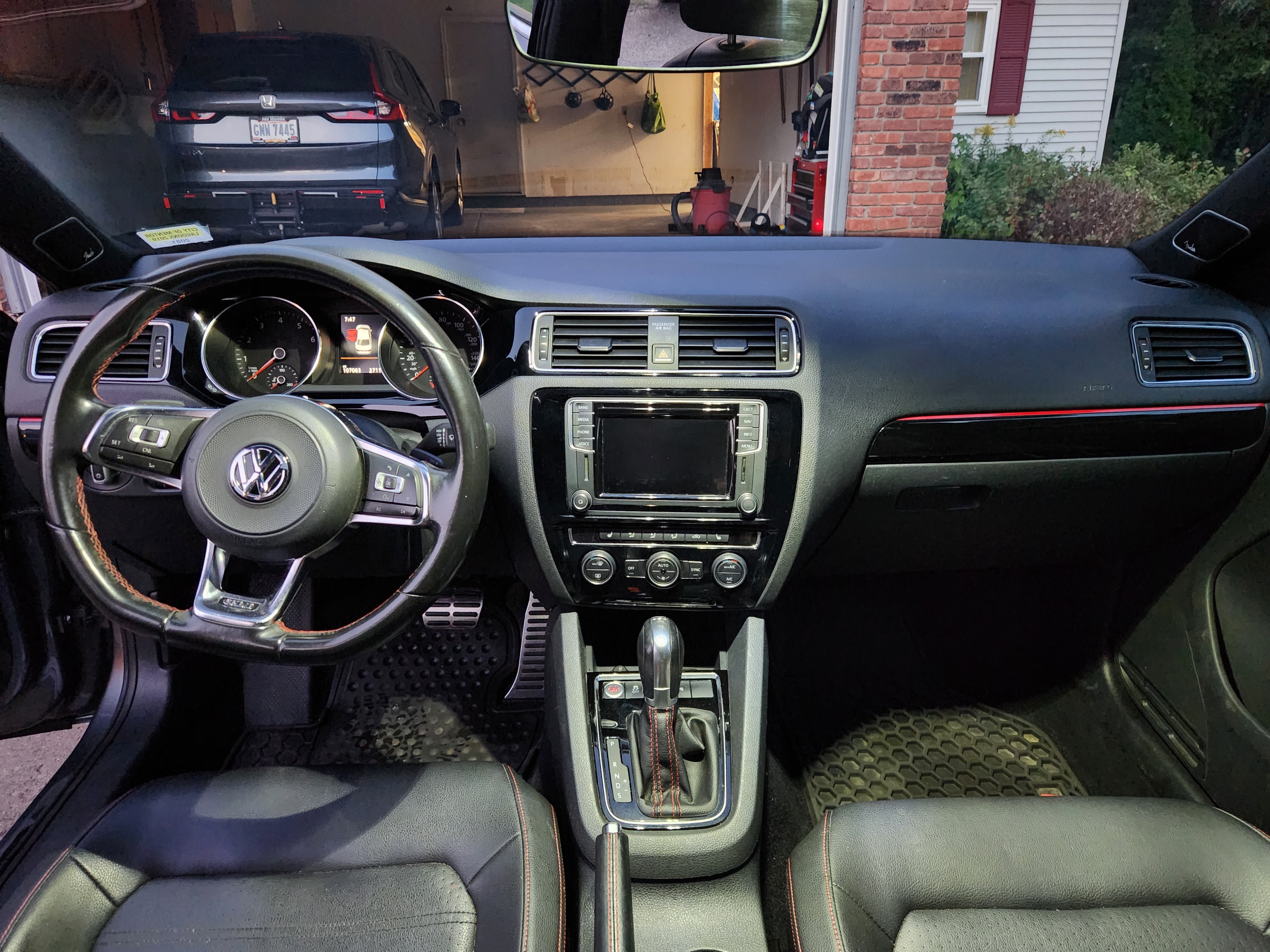 Used 2017 Volkswagen Jetta GLI FWD image 15