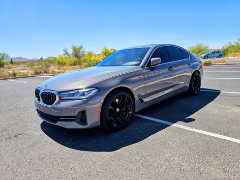 Used 2022 BMW 530i w/ Convenience Package image 1