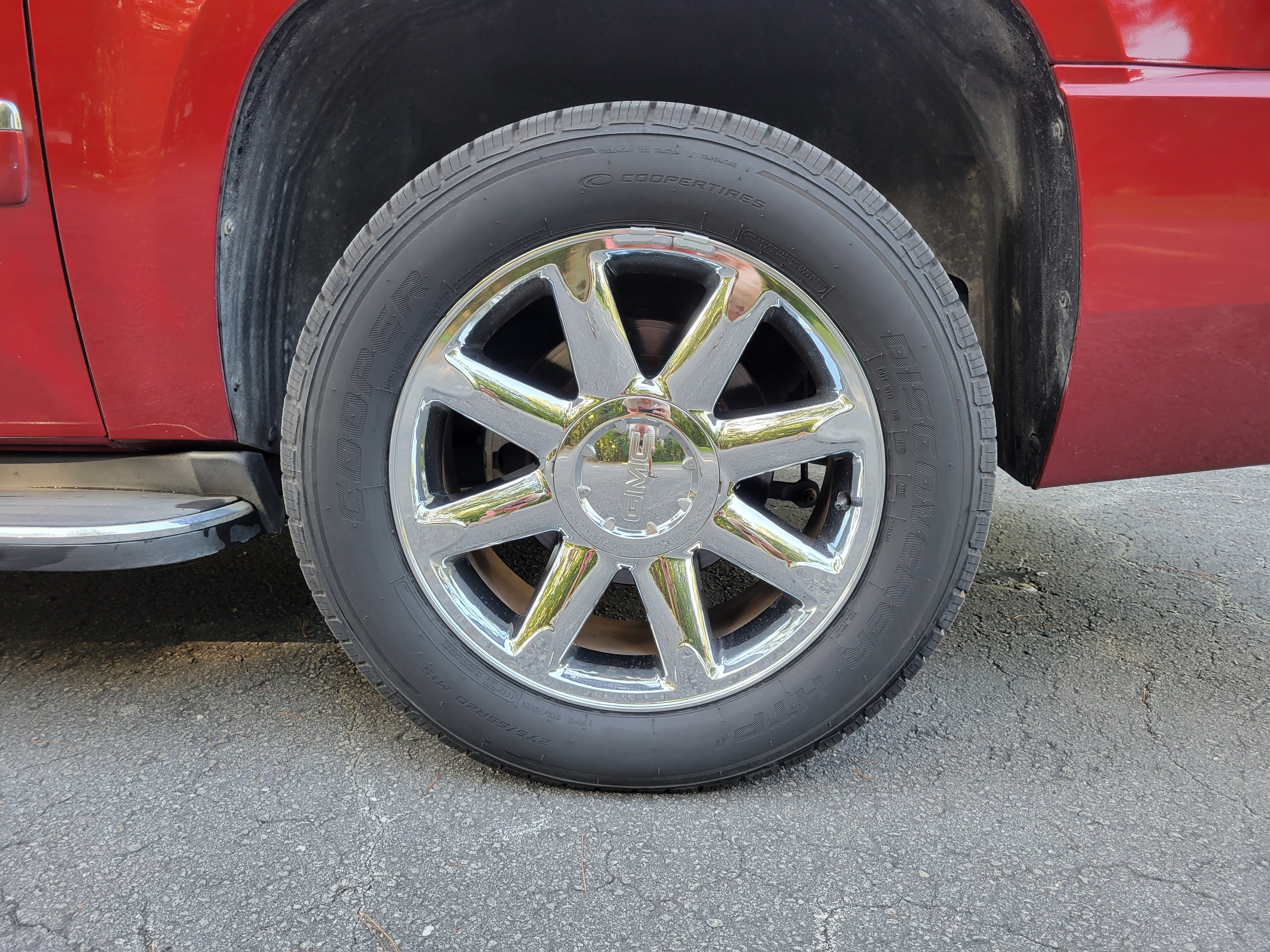 Used 2012 GMC Yukon XL Denali RWD image 13