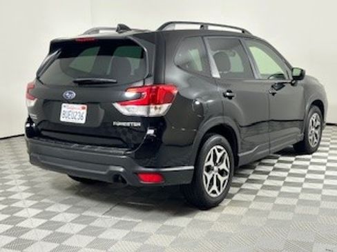 Used 2021 Subaru Forester Premium w/ Popular Package #1 image 5