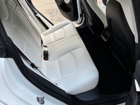 Used 2018 Tesla Model 3 Long Range image 8