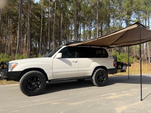 Used 2006 Toyota Land Cruiser image 24