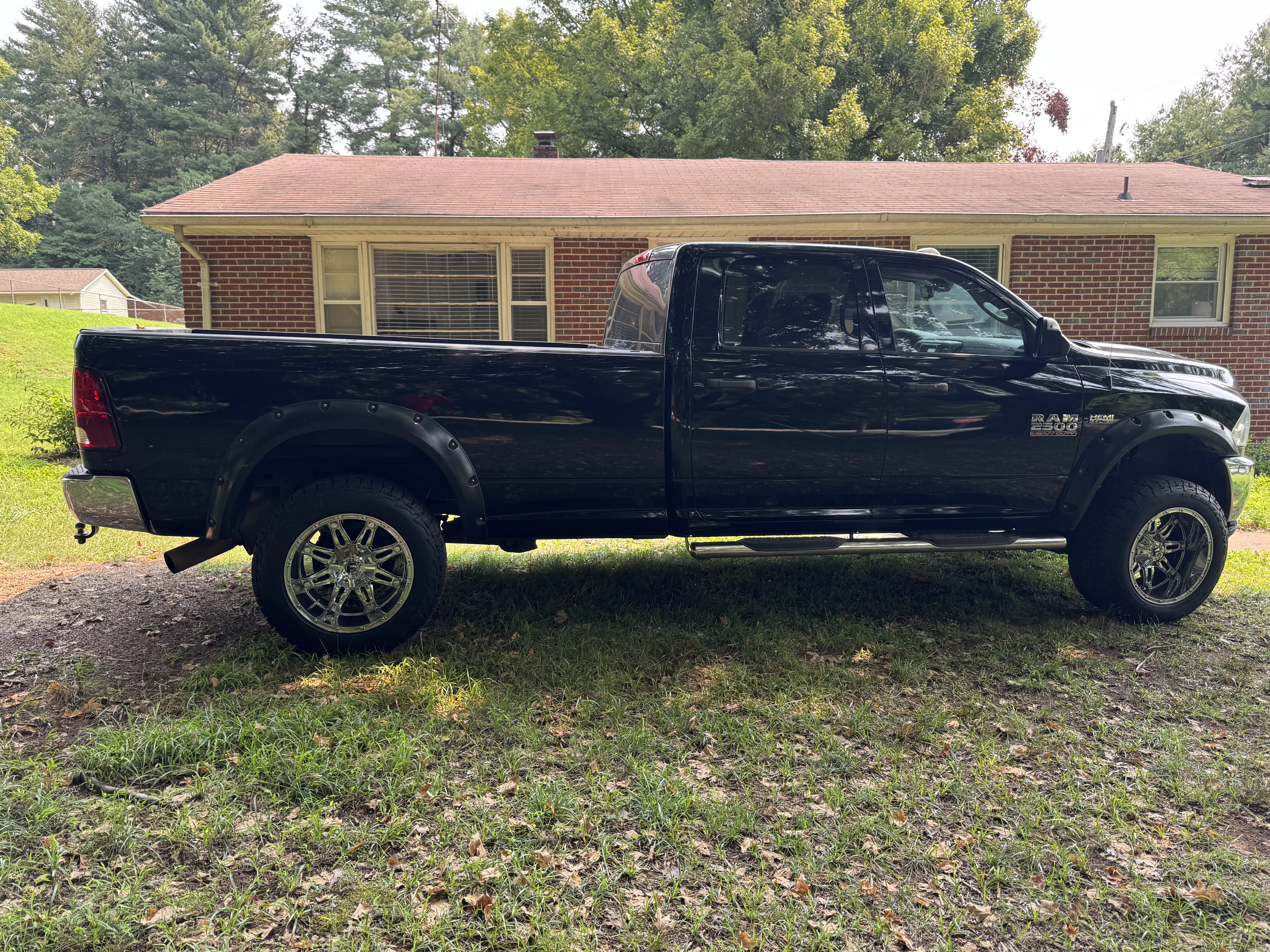 Used 2015 RAM 2500 Tradesman w/ Chrome Appearance Group AWD/4WD image 1