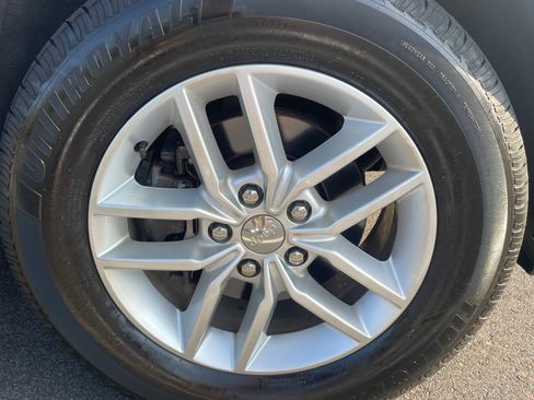 Used 2018 Jeep Grand Cherokee Laredo image 11