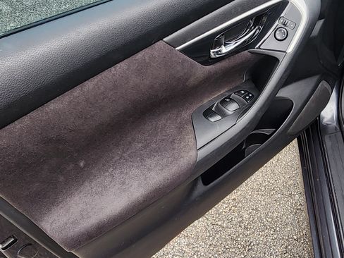 Used 2013 Nissan Altima 2.5 SV image 9