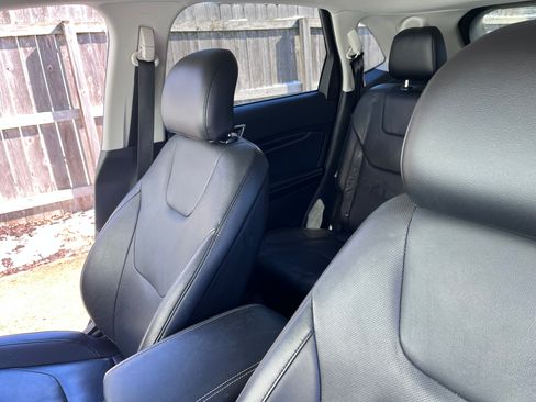 Used 2016 Ford Edge Titanium w/ Equipment Group 301A image 10