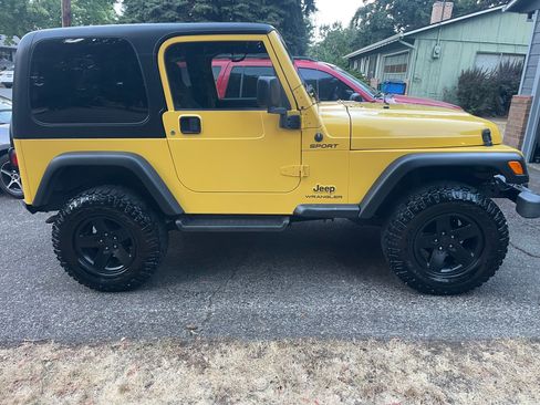 Used 2004 Jeep Wrangler 4WD w/ Dual Top Group image 8