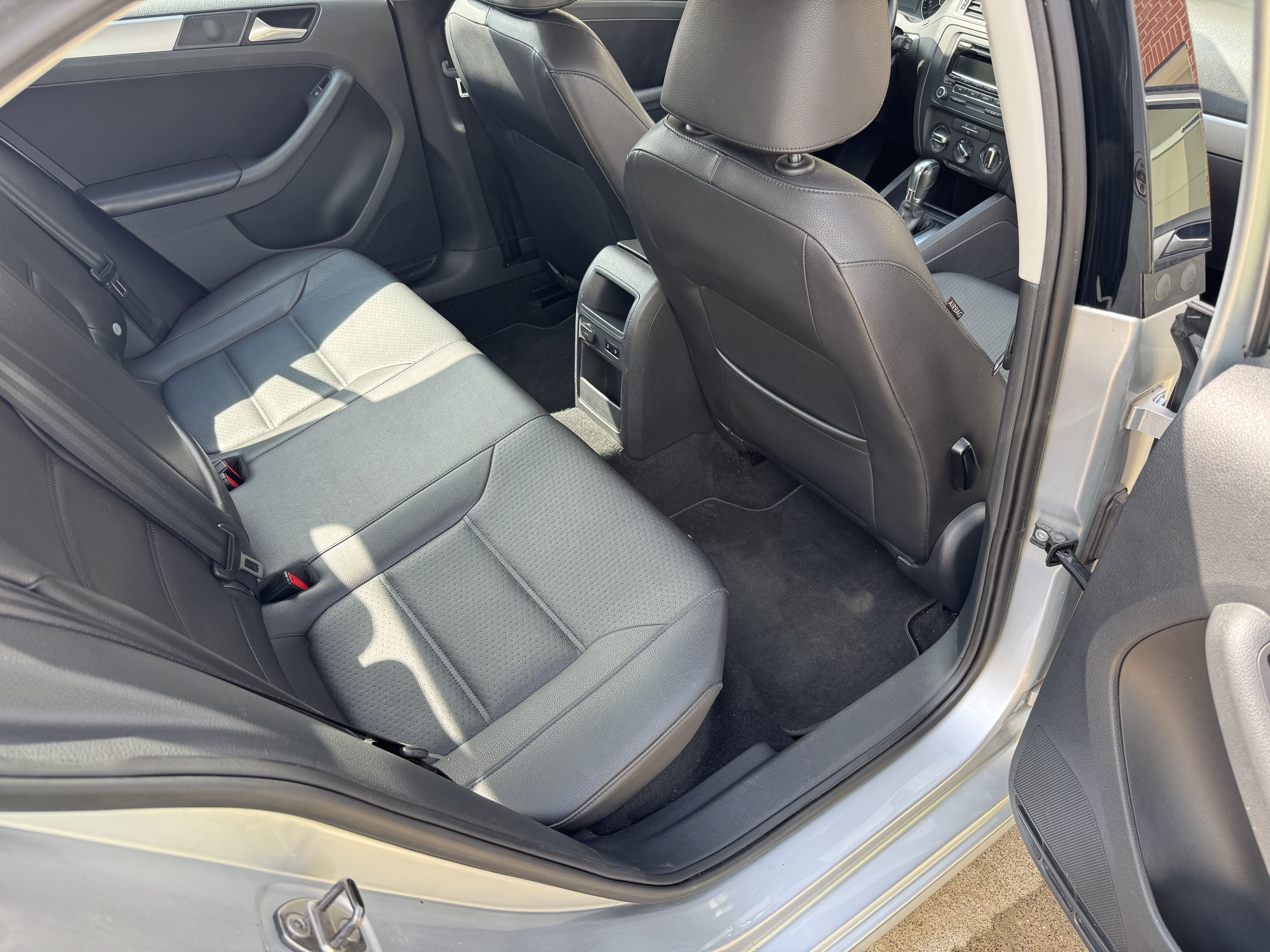 Used 2013 Volkswagen Jetta SE FWD image 12