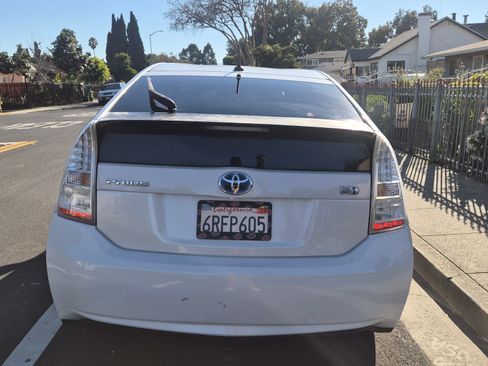 Used 2011 Toyota Prius Three image 5