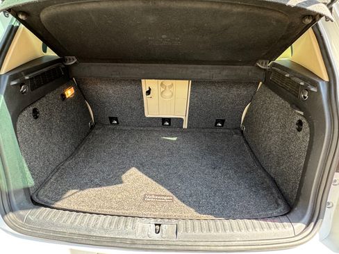 Used 2014 Volkswagen Tiguan S image 8