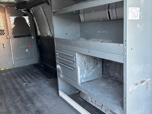 Used 2007 Chevrolet Express 2500 Extended w/ Power and Light Package image 10