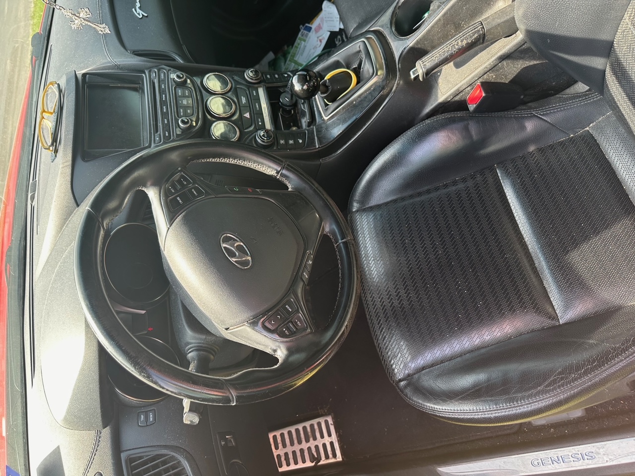 Used 2013 Hyundai Genesis 3.8 RWD image 6
