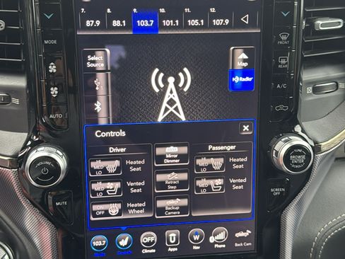 Used 2019 RAM 1500 Limited AWD/4WD image 12