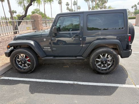 Used 2018 Jeep Wrangler Sport image 4
