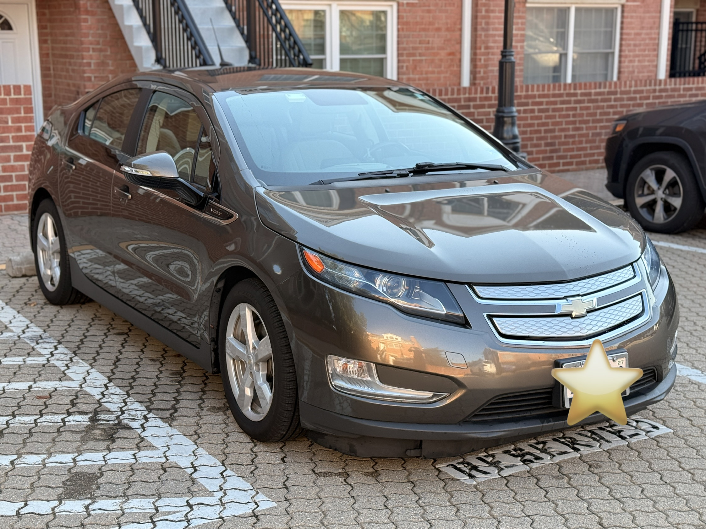 Used 2014 Chevrolet Volt Premium w/ Premium Trim Package FWD image 4