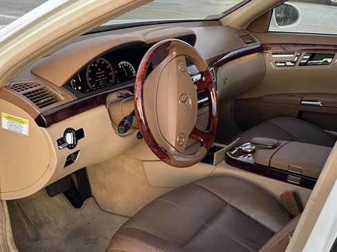 Used 2008 Mercedes-Benz S 550 4MATIC image 5