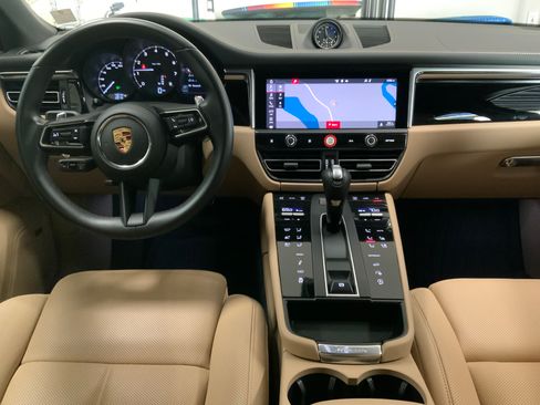 Used 2024 Porsche Macan image 18