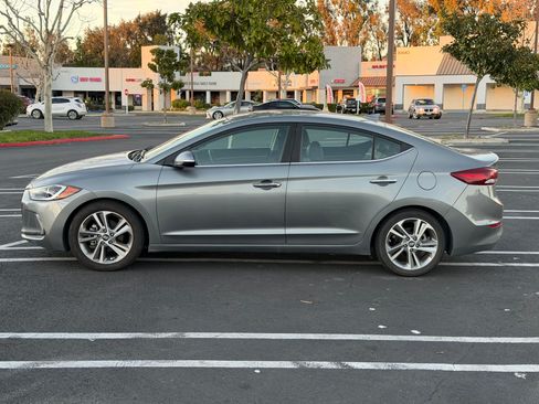 Used 2017 Hyundai Elantra Limited image 2