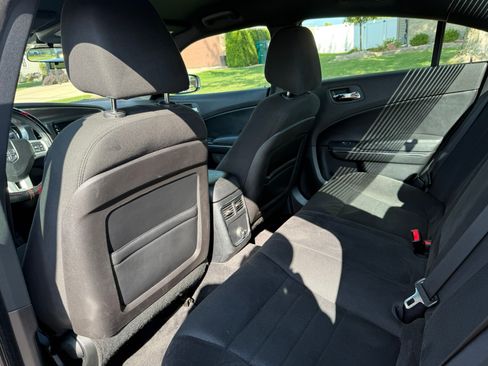 Used 2013 Dodge Charger SE RWD image 9