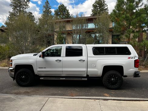 Used 2018 Chevrolet Silverado 2500 LTZ w/ Duramax Plus Package image 5